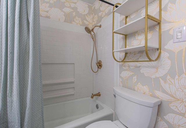 11808 Saint Charles Blvd, Little Rock, AR 72211