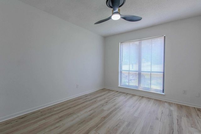 11808 Saint Charles Blvd, Little Rock, AR 72211