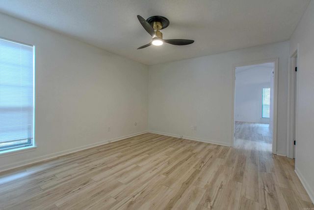 11808 Saint Charles Blvd, Little Rock, AR 72211