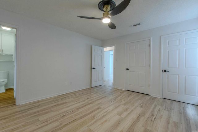 11808 Saint Charles Blvd, Little Rock, AR 72211