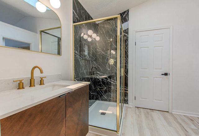 11808 Saint Charles Blvd, Little Rock, AR 72211