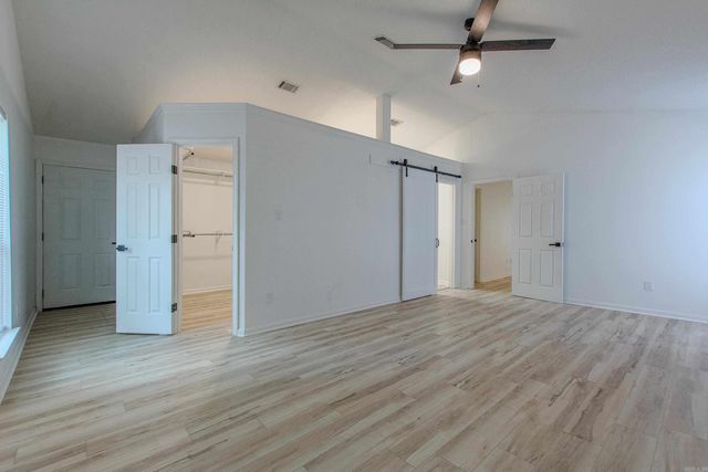 11808 Saint Charles Blvd, Little Rock, AR 72211