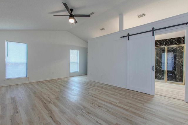 11808 Saint Charles Blvd, Little Rock, AR 72211