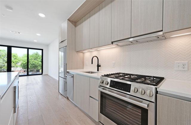 2209 S 1st ST 218, Austin, TX 78704