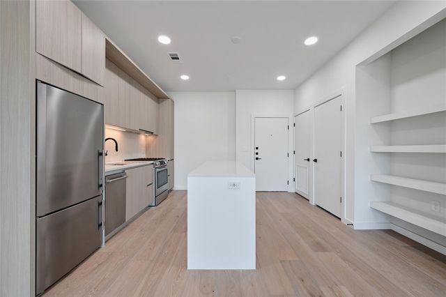 2209 S 1st ST 218, Austin, TX 78704