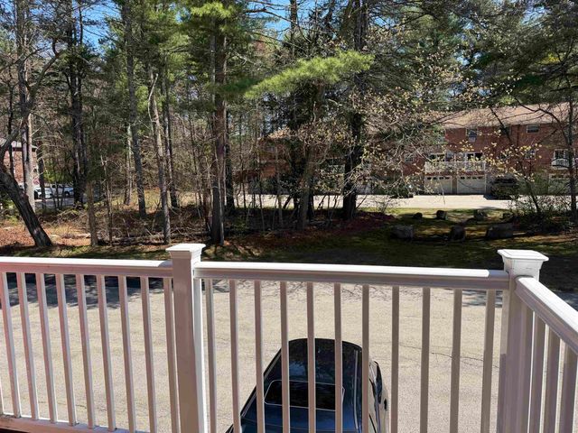 79 Oakridge Drive, Londonderry, NH 01844