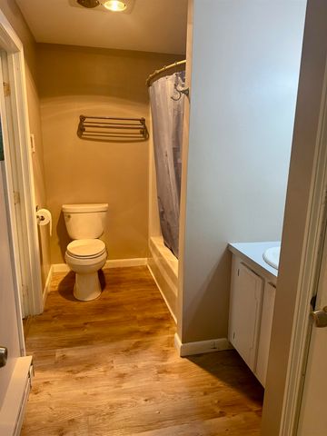 79 Oakridge Drive, Londonderry, NH 01844