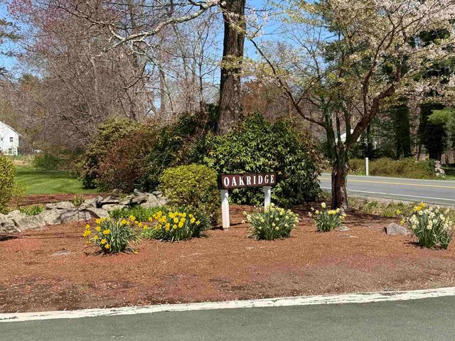 79 Oakridge Drive, Londonderry, NH 01844