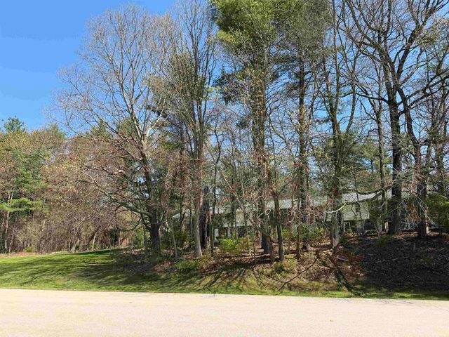 79 Oakridge Drive, Londonderry, NH 01844