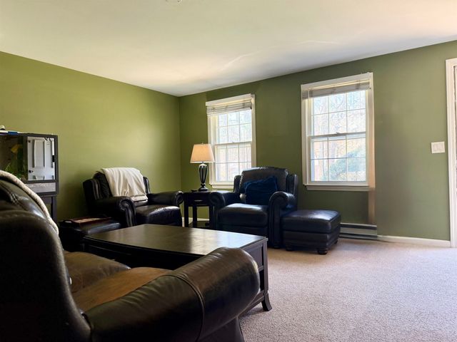 79 Oakridge Drive, Londonderry, NH 01844