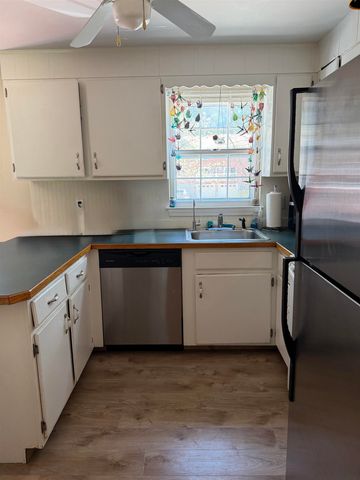 79 Oakridge Drive, Londonderry, NH 01844