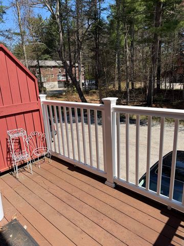 79 Oakridge Drive, Londonderry, NH 01844