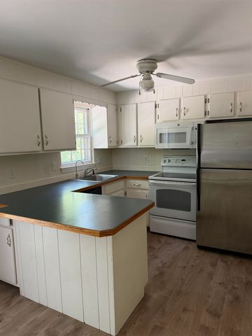 79 Oakridge Drive, Londonderry, NH 01844
