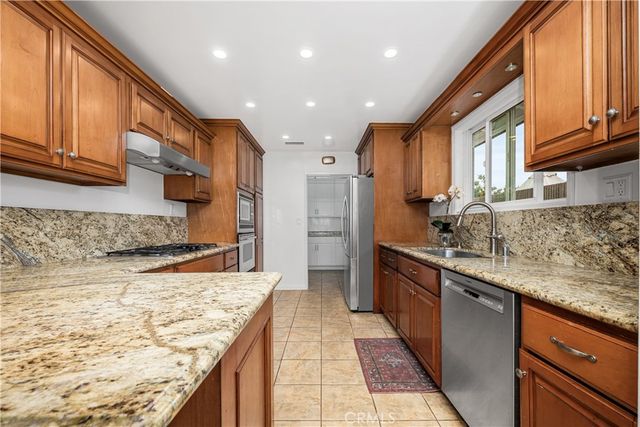 3541 Fela Avenue, Long Beach, CA 90808
