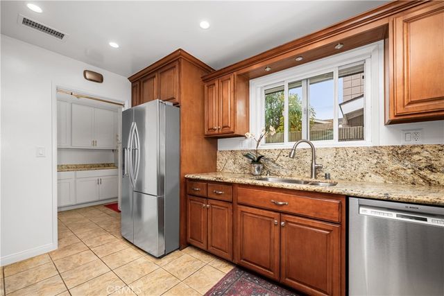 3541 Fela Avenue, Long Beach, CA 90808