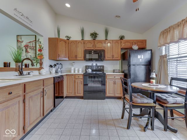 2057 Pelican Drive, Franklin, IN 46131