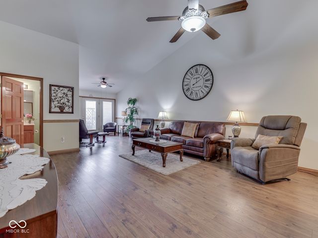 2057 Pelican Drive, Franklin, IN 46131