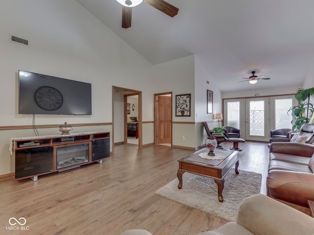 2057 Pelican Drive, Franklin, IN 46131