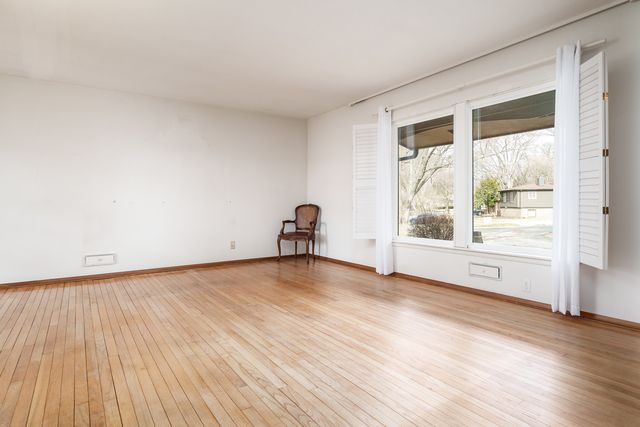 5005 MOHAWK Road, Rockford, IL 61107