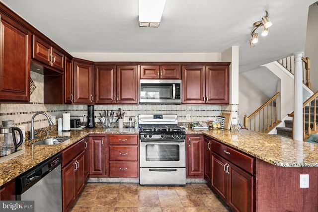 108 TATTERSALL DR, Burlington, NJ 08016