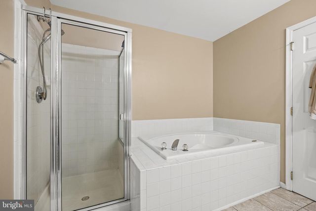 108 TATTERSALL DR, Burlington, NJ 08016