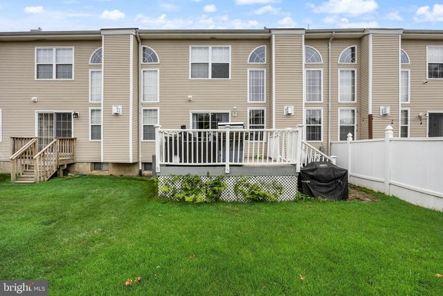 108 TATTERSALL DR, Burlington, NJ 08016