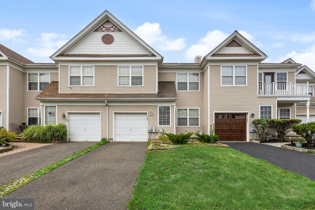 108 TATTERSALL DR, Burlington, NJ 08016