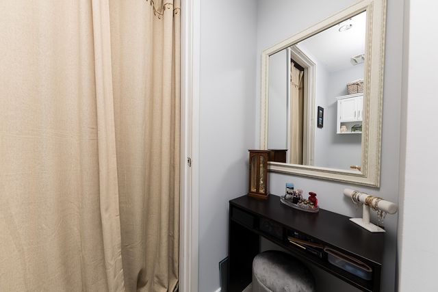 600 12th Ave S Apt 705, Nashville, TN 37203