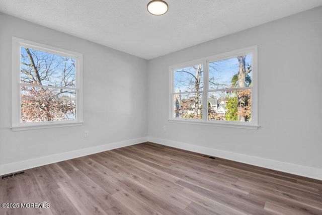 9 Glen Court, Barnegat, NJ 08005