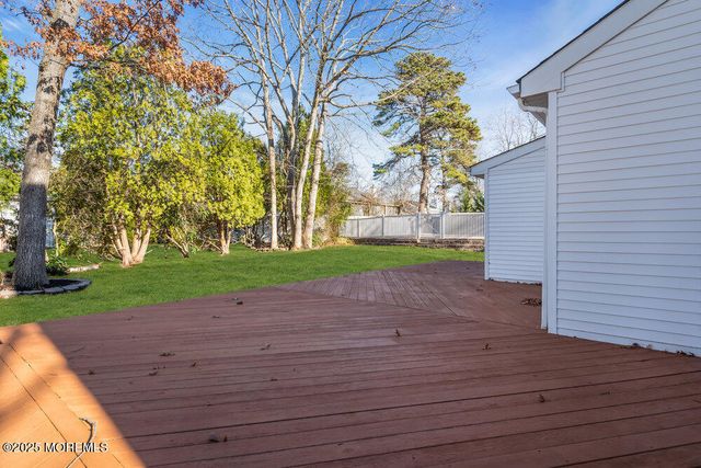 9 Glen Court, Barnegat, NJ 08005