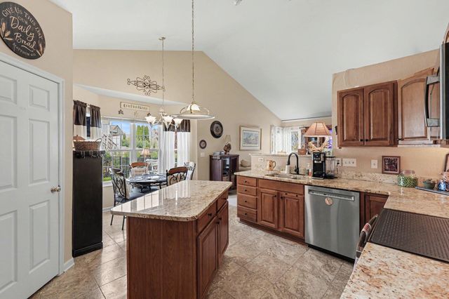 2220 Treetop Lane, Hebron, KY 41048