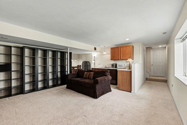 2220 Treetop Lane, Hebron, KY 41048