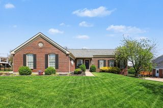 2220 Treetop Lane, Hebron, KY 41048