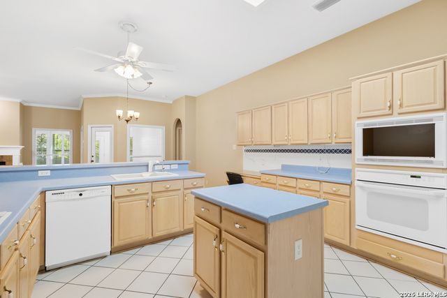 2618 Fairfield Bend Drive, San Antonio, TX 78231