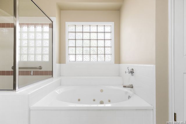 2618 Fairfield Bend Drive, San Antonio, TX 78231