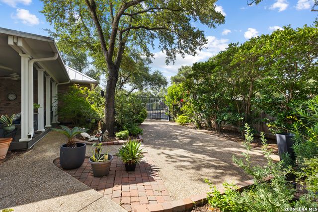 2618 Fairfield Bend Drive, San Antonio, TX 78231