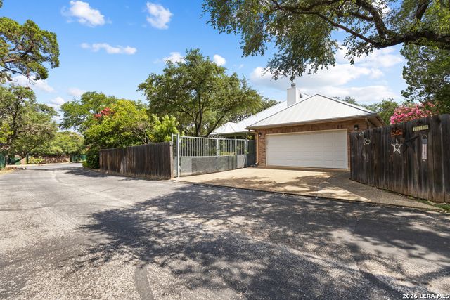 2618 Fairfield Bend Drive, San Antonio, TX 78231