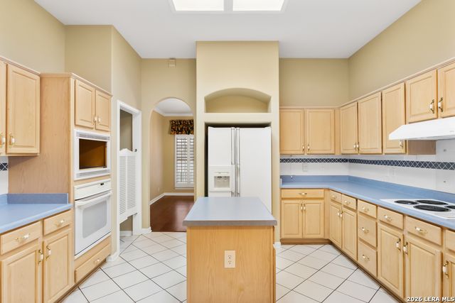 2618 Fairfield Bend Drive, San Antonio, TX 78231