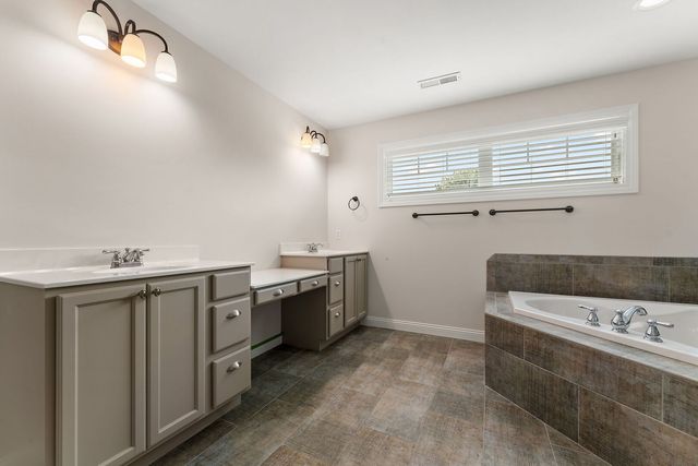 98 Muirfield Drive, Valparaiso, IN 46385