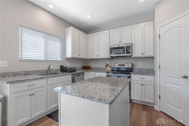 1128 Heathgate Way, Fairborn, OH 45324
