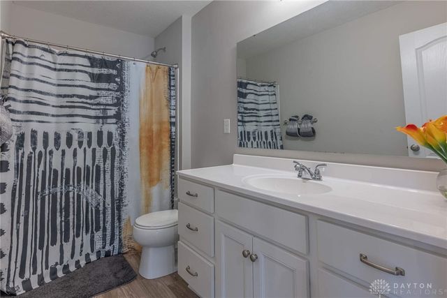 1128 Heathgate Way, Fairborn, OH 45324