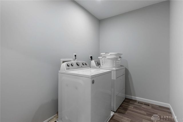 1128 Heathgate Way, Fairborn, OH 45324