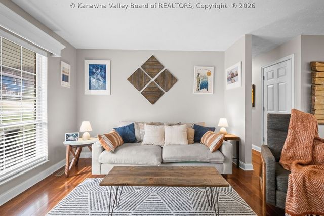 218 Pine Circle, Dunbar, WV 25064