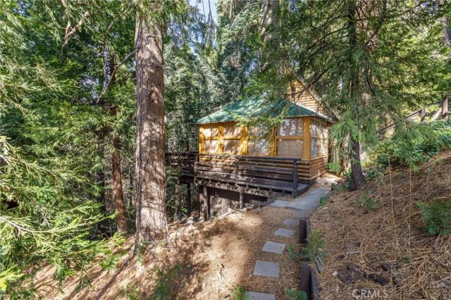 529 West Victoria Court, Lake Arrowhead, CA 92352