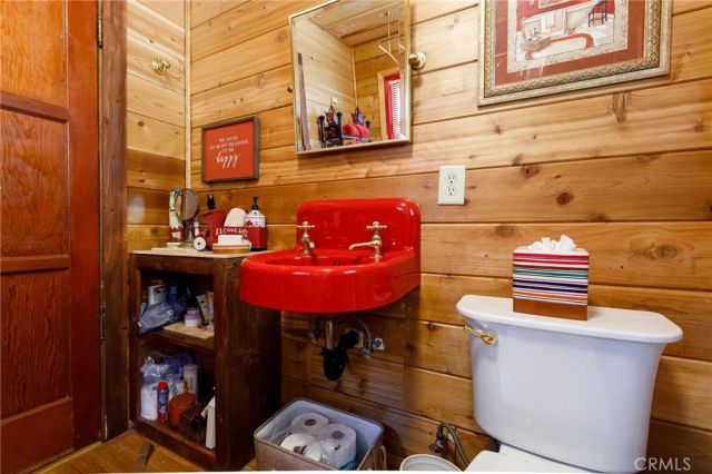 529 West Victoria Court, Lake Arrowhead, CA 92352