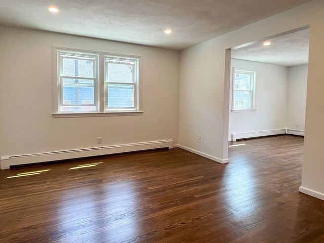 22 Chandler St 2, Watertown, MA 02472
