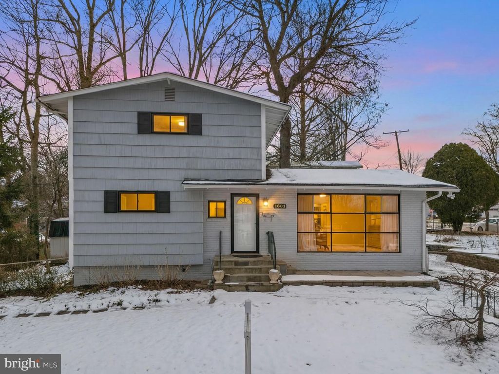 Image 1 of property listing at 1601 FORBES ST, Rockville, MD 20851