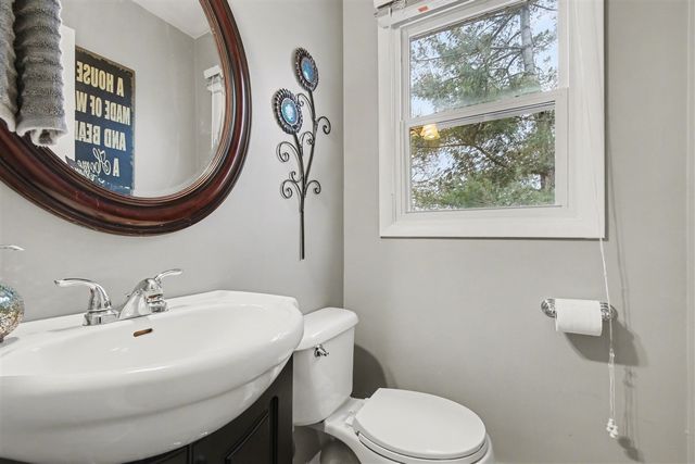 1600 Southlawn Street, Jenison, MI 49428