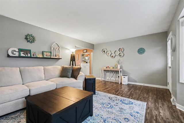 1600 Southlawn Street, Jenison, MI 49428