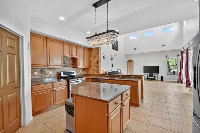 3769 Victoria Road, West Palm Beach, FL 33411